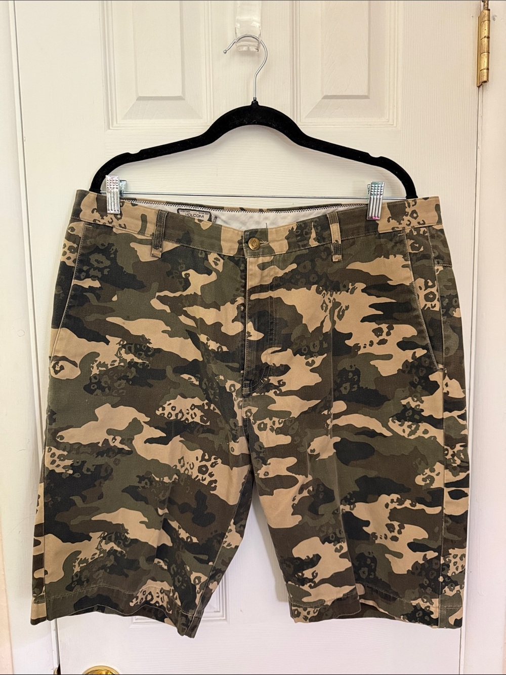Men's Volcom Cheetah Camo Cargo Shorts